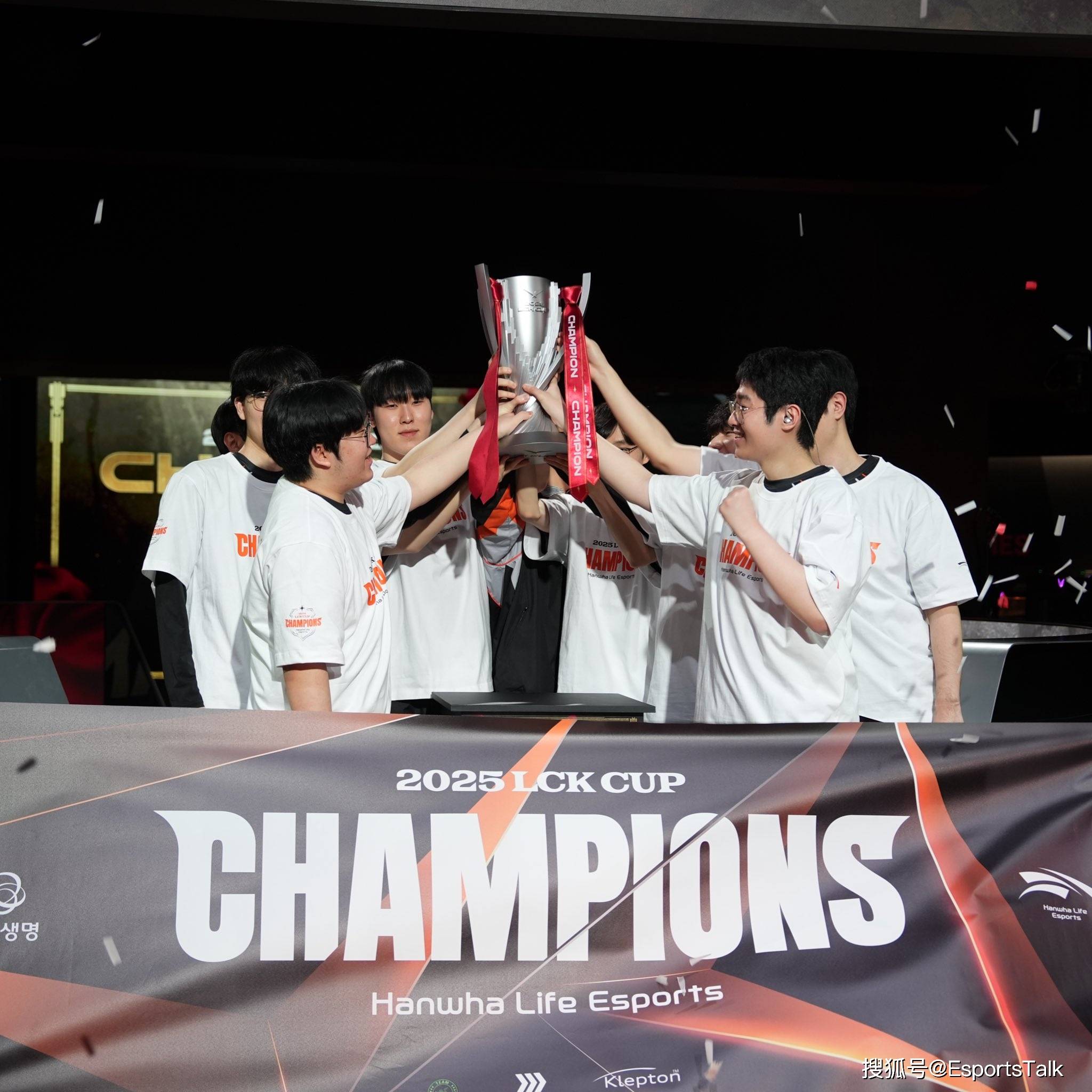 开云下载-TL力克PSG，Deft极限生还后反打激烈交锋全球总决赛，成为赛场最大亮点